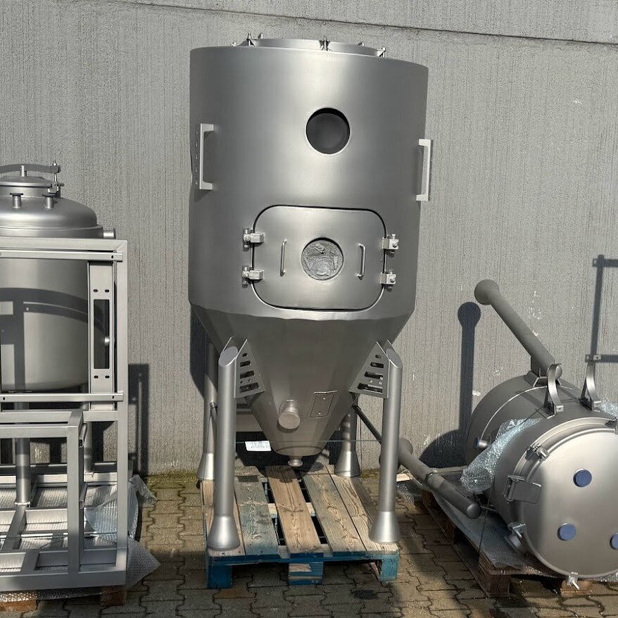 Serbatoio industriale inox trattato con pallinatura meccanica Serbatoio industriale inox trattato con pallinatura meccanica