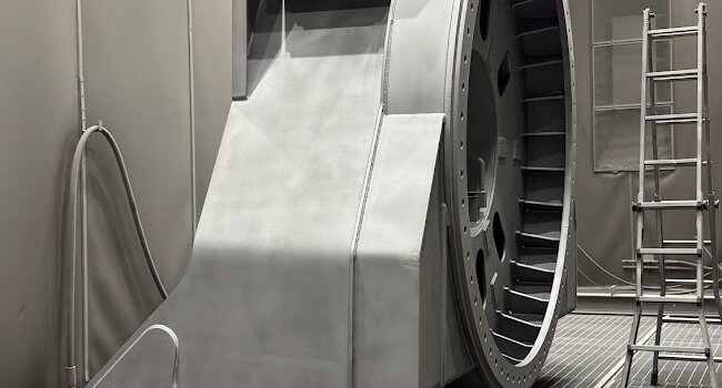 Sabbiatura industriale di componenti metallici