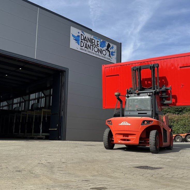 Sede aziendale D'Antonio specializzata in sabbiatura e verniciatura industriale Sede aziendale D'Antonio specializzata in sabbiatura e verniciatura industriale